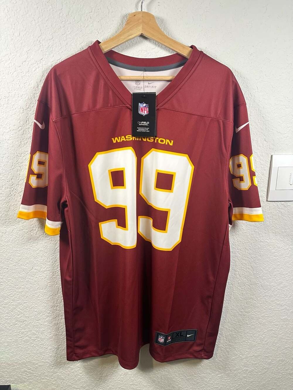 Nike Washington Football Team Chase Young #99 Men’s Jersey Size XL